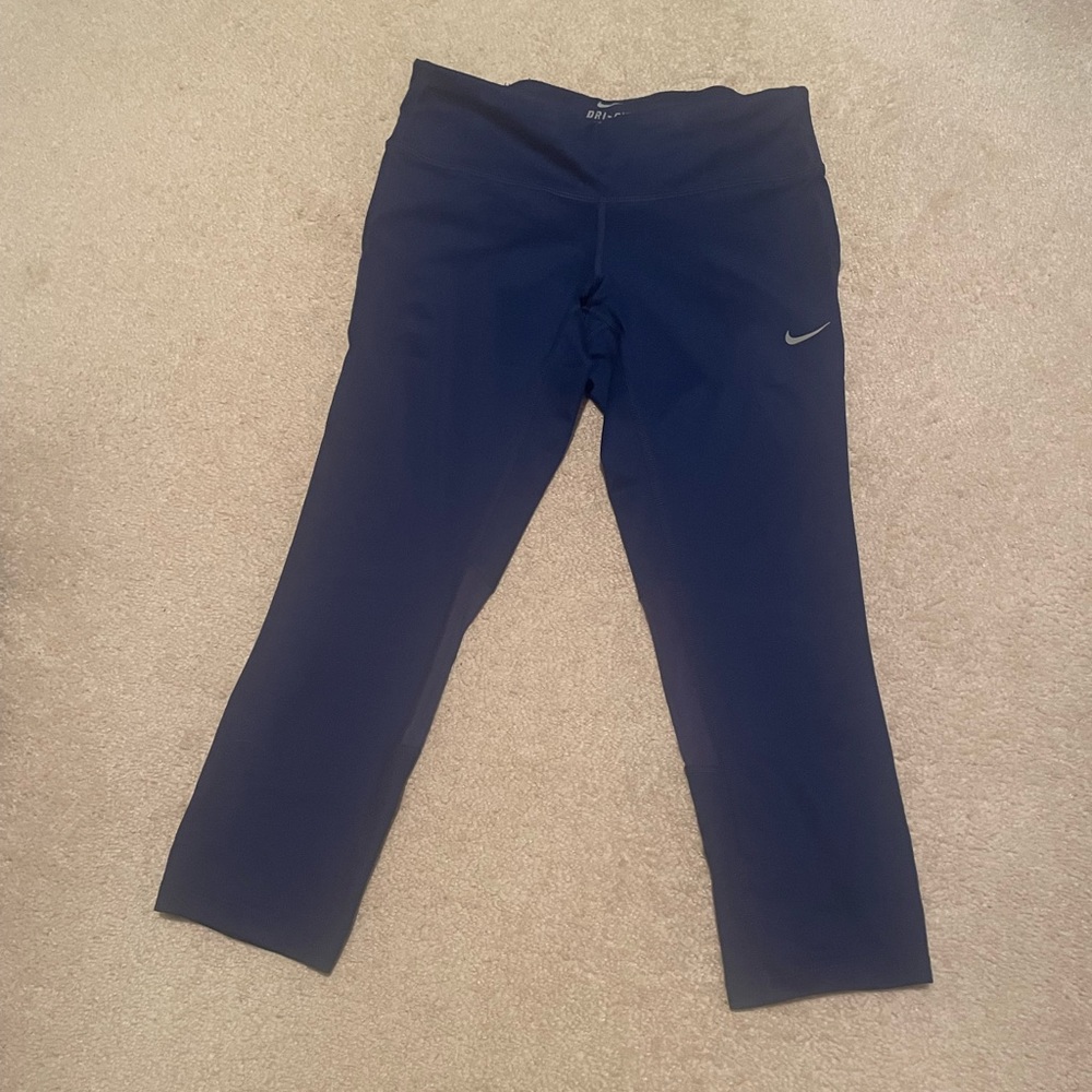 Women’s Nike Running crop leggings, size Small